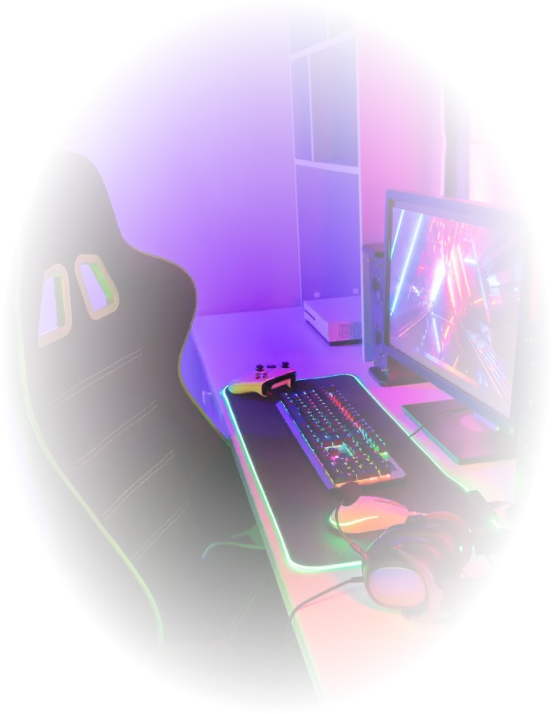 Een gamingopstelling met een verlichte gamingstoel, een toetsenbord met neonverlichting en een monitor waarop kleurrijke beelden te zien zijn, in een kamer met levendige roze en blauwe verlichting.